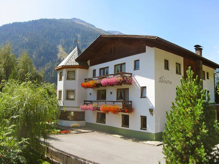 Ferienwohnung für 2 Personen, mit Balkon und Terrasse sowie Garten am Arlberg