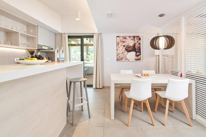 Ferienhaus mit Meerblick für 6 Personen, mit Pool und Whirlpool sowie Garten, mit Haustier in Poreč - 3