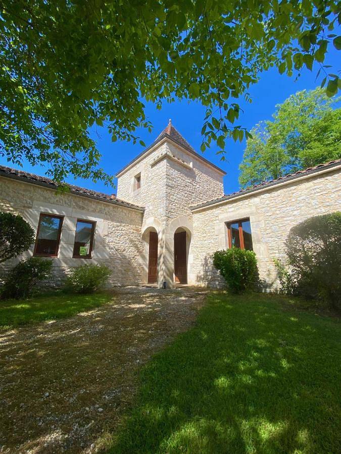 Location de vacances pour 5 personnes, avec jardin ainsi que piscine et vue à Dégagnac - 3