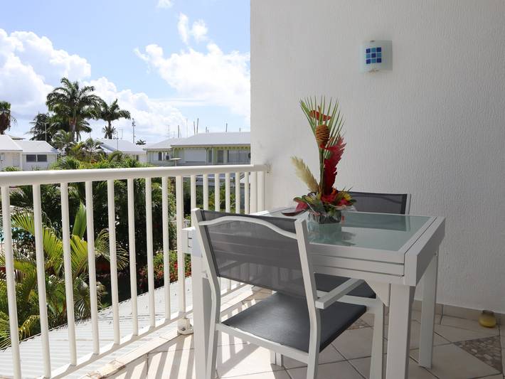 Gîte pour 4 personnes, avec terrasse et piscine dans Golf international de Saint François - 2