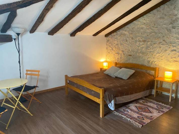 Location de vacances pour 4 personnes, avec Terrasse et Jardin ainsi que Piscine et Vue à Clermont-Dessous