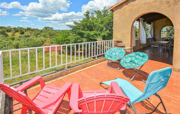 Location de vacances pour 4 personnes, avec terrasse à Saint-Siffret - 2