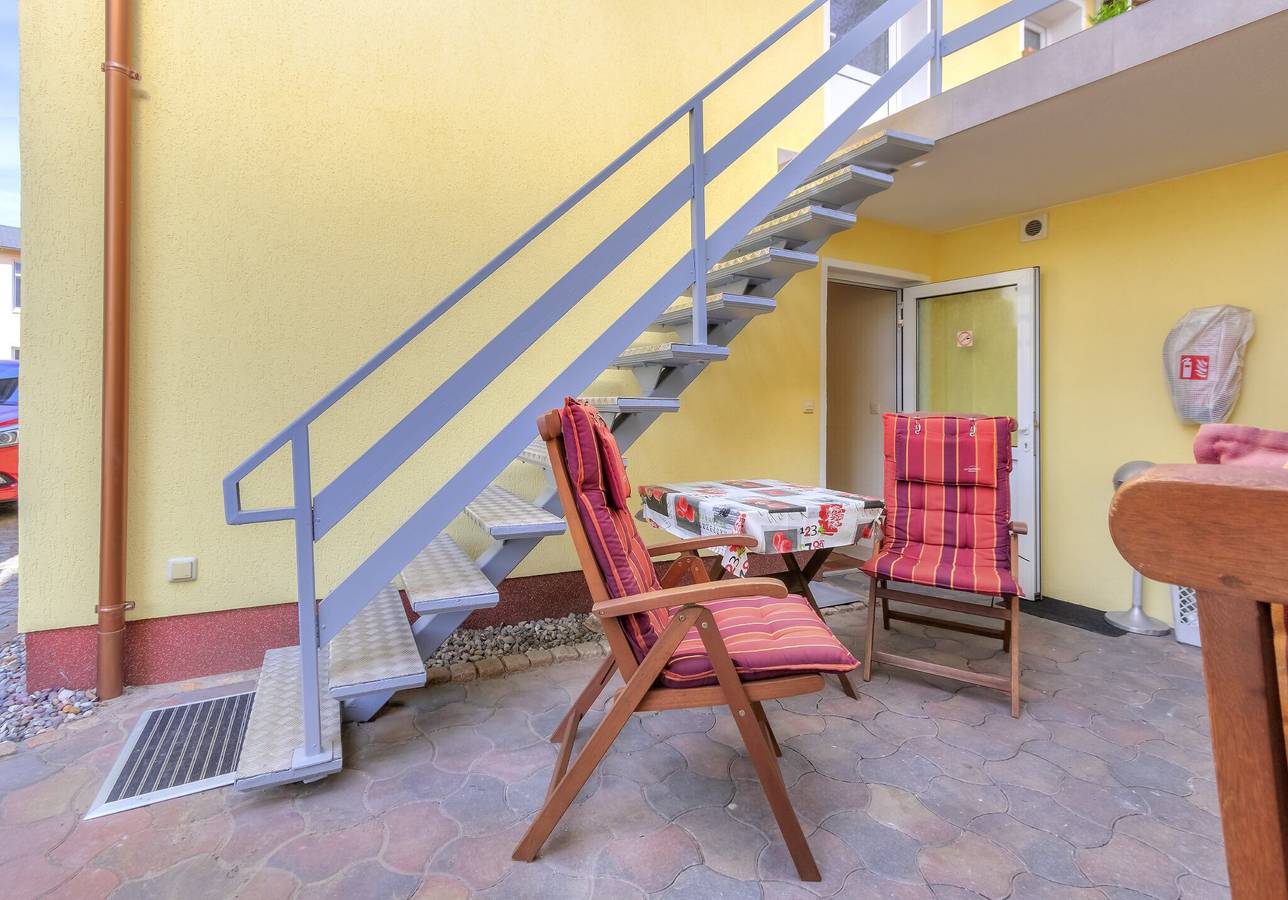 Ganze Wohnung, Ferienwohnung 'Ahlbeck 4' mit Gemeinschaftsterrasse und Wi-Fi in Drei Kaiserbäder, Heringsdorf