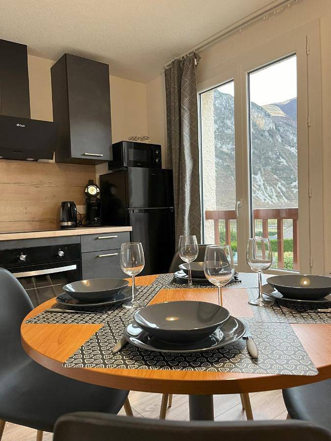 Gîte pour 4 personnes, avec vue ainsi que piscine et bassin pour enfant à Bielle (Pyrénées-Atlantiques) - 4