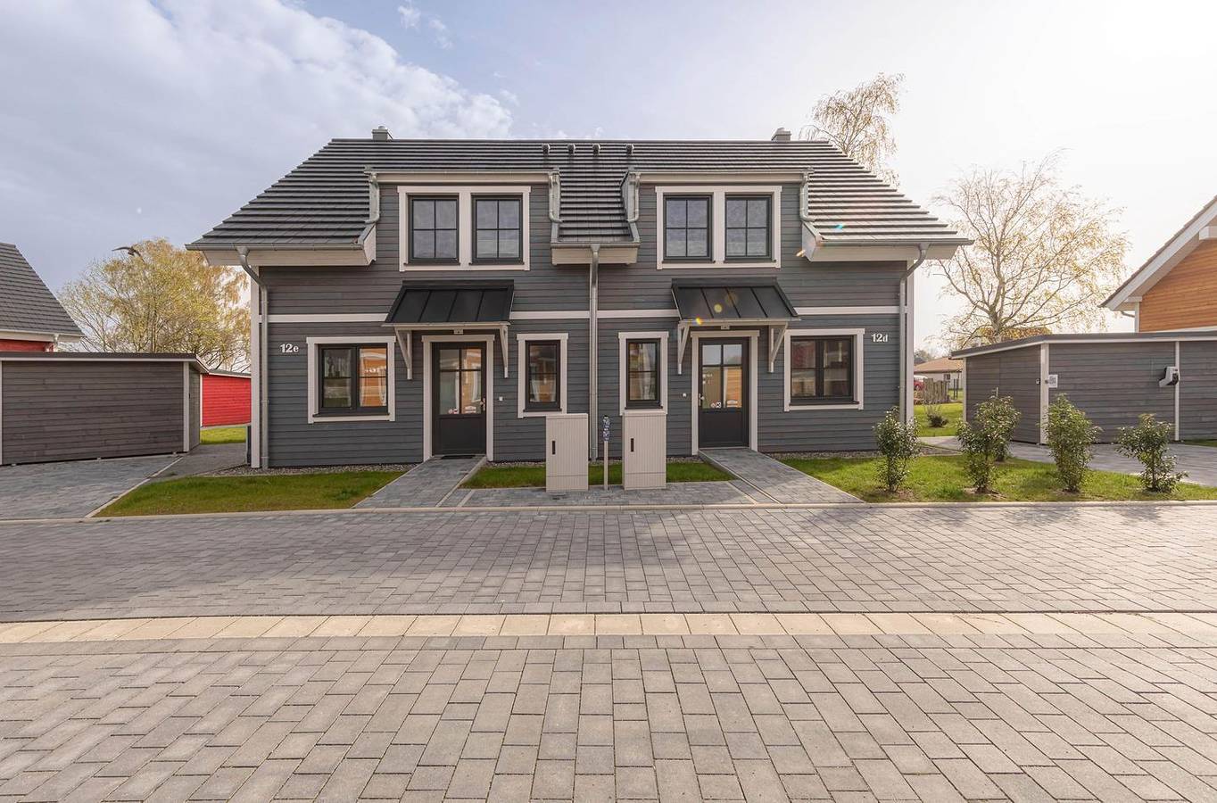 5- Sterne Ferienhaus Ostseetraum am Wasser mit Kamin, Terrasse und Boddenblick in Bodstedt, Fuhlendorf