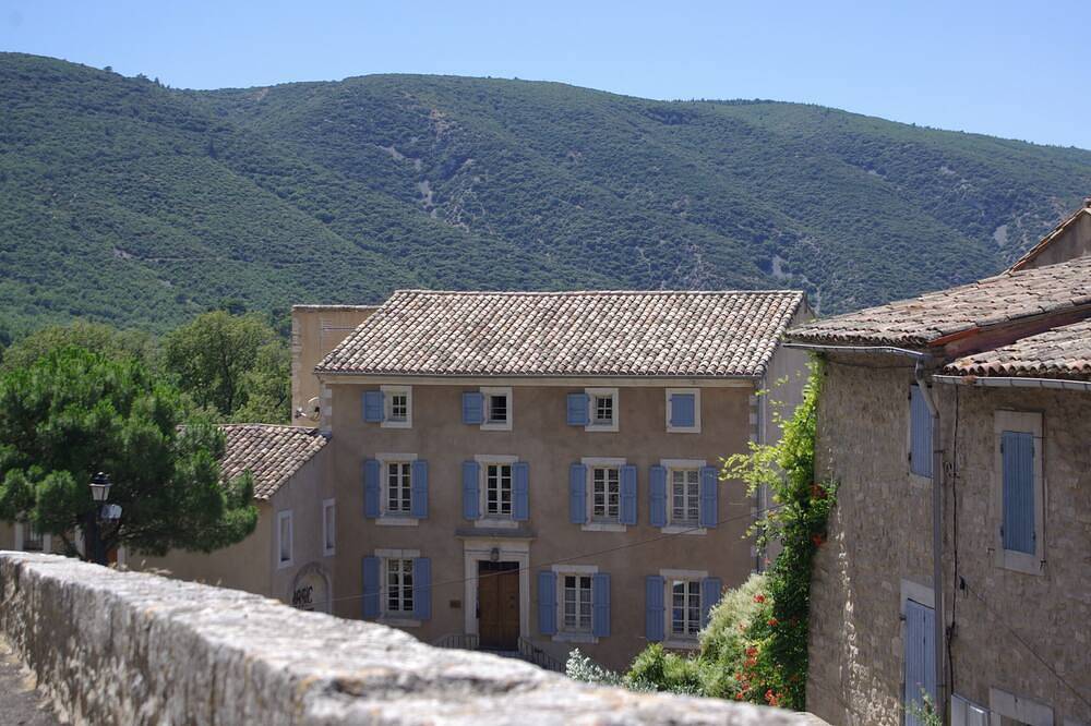 Entire apartment, Le Lieutenant in Cadenet, Parc naturel régional du Luberon