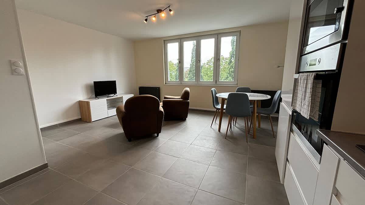 Appartement entier, Le Rietz 5 - T2 calme et lumineux proche gare in Arras, Région d'Arras