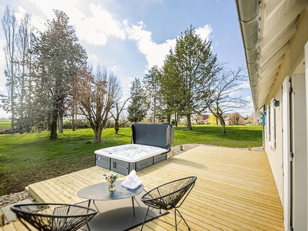Charming cottage with Spa and garden in Saulcet in Saulcet, Allier