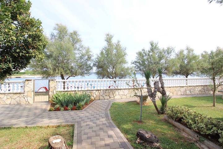 Ferienwohnung für 2 Personen, mit Garten in Novigrad