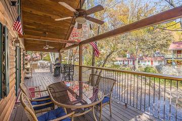 Log Cabin for 8 Guests in Helen, Chattahoochee National Forest, Picture 4