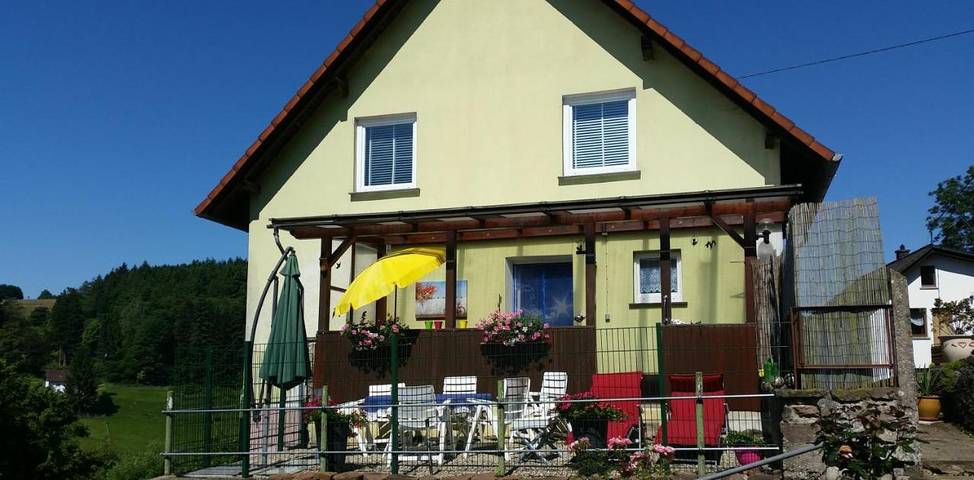 Ferienhaus für 4 Personen, mit Garten und Ausblick