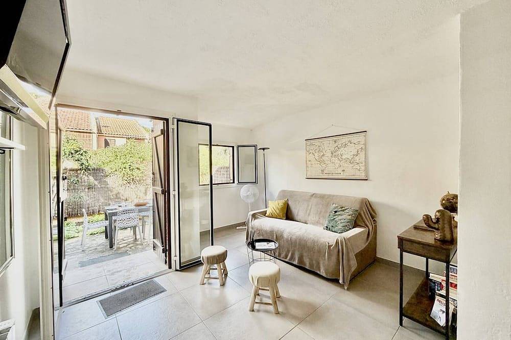 Casa luminosa con aire, terraza y parking, cerca de la playa in San Ciprianu, Lecci