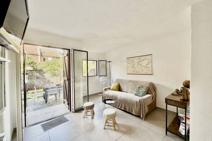 Casa luminosa con aire, terraza y parking, cerca de la playa in San Ciprianu, Lecci