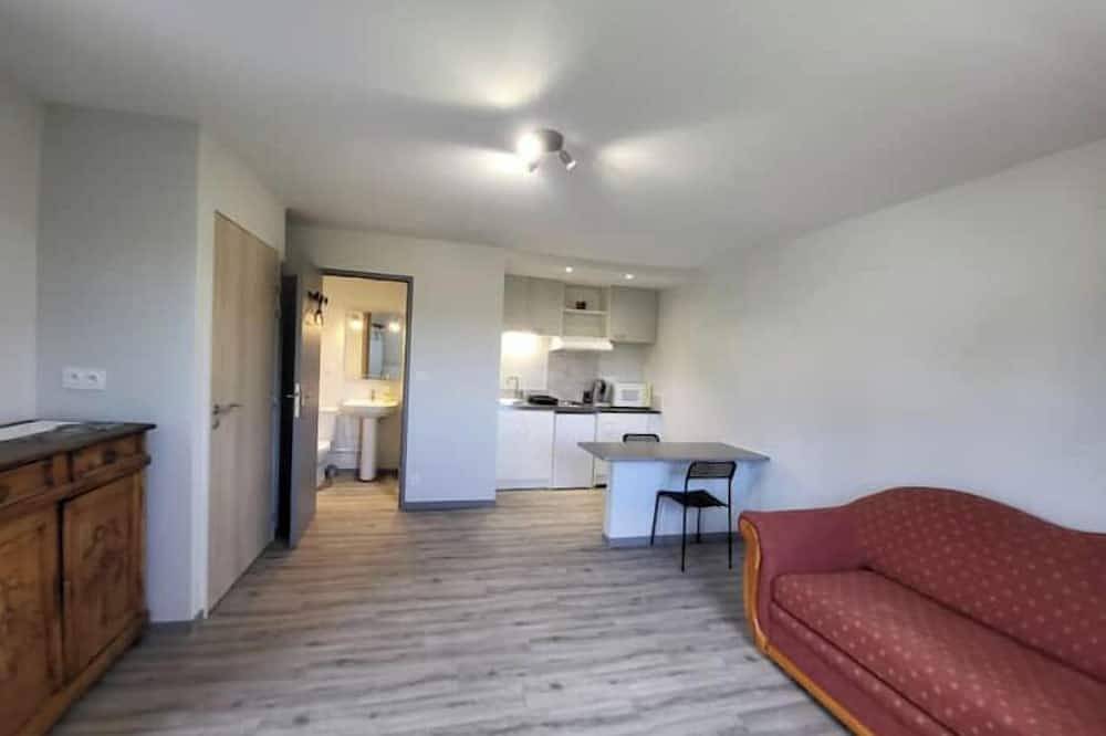 Entire apartment, Appartement Pour 2 Personnes \"La Tanière\" in Massif Central