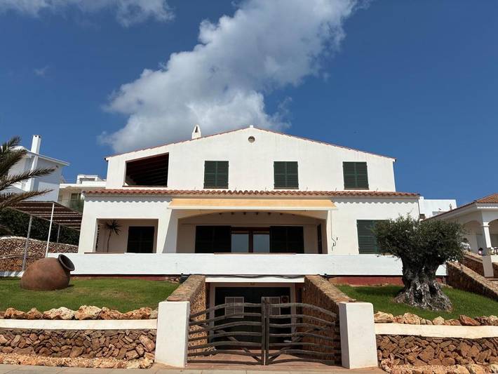 Apartamento para 8 personas, con Terraza y Jardín además de Piscina y Vistas en Fornells