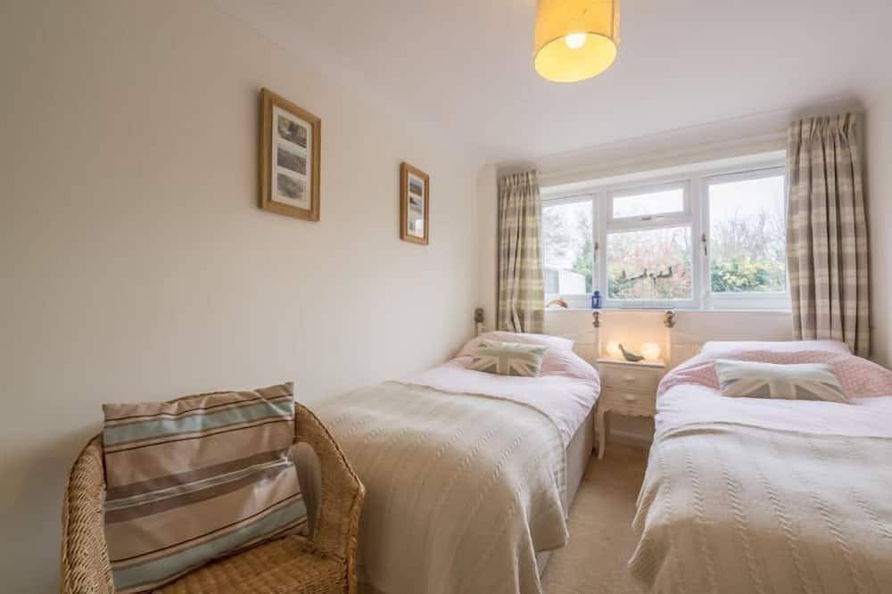 Tide Cottage, Holme-next-the-Sea, Norfolk in Holme-next-the-Sea, Norfolk Coast