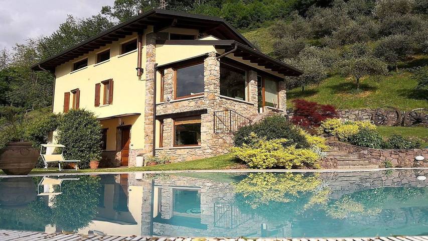 Appartamento per 6 persone, con terrazza e piscina nonché giardino in Comune di Pisogne
