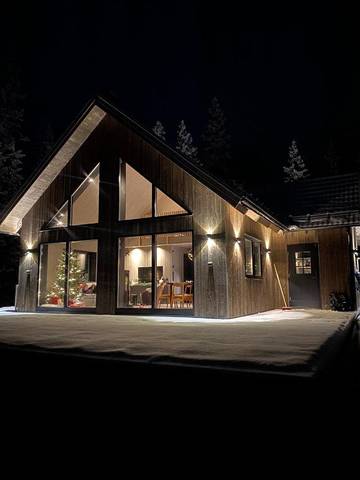 Villa für 8 Personen, mit Terrasse und Sauna sowie Garten und Whirlpool in Schweden