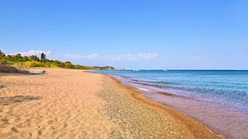Gîte pour 2 personnes, avec piscine et jardin, adapté aux familles à Koróni - 4