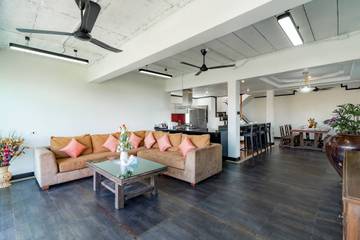 Villa for 10 People in Phuket Province, Thailand, Photo 1