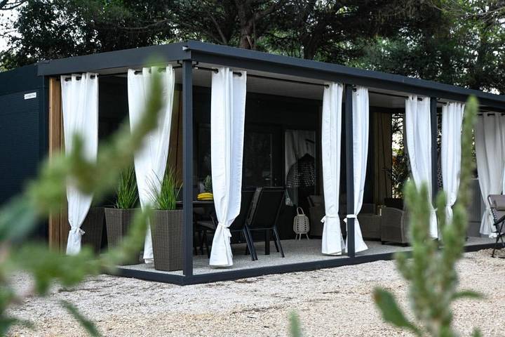 Camping für 5 Personen, mit Terrasse, mit Haustier in Pakostane - 3