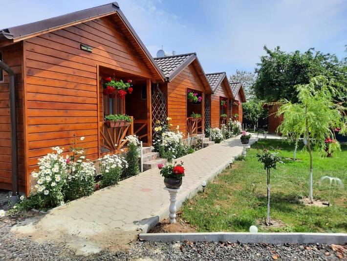 Bungalow für 2 Personen, mit Terrasse und Ausblick sowie Seeblick und Garten in Rumänien - 3