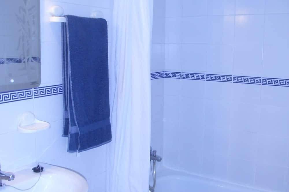 Ganze Wohnung, Luxuriös geräumiges 2 Schlafzimmer Dachboden Apartment neben dem Strand in Playa Zahara de los Atunes, Barbate