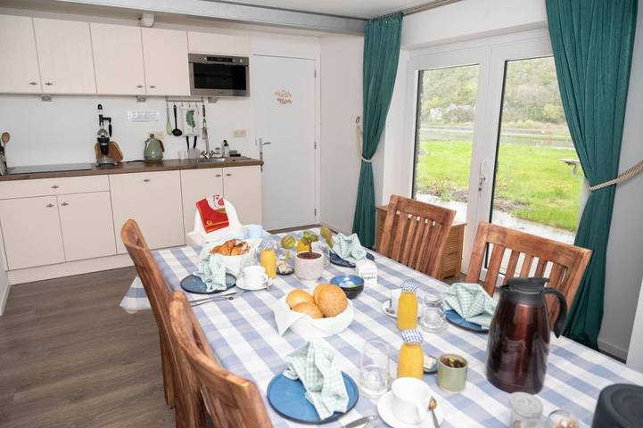 Location de vacances pour 2 personnes, avec jacuzzi ainsi que jardin et piscine dans Hastière-par-delà - 3