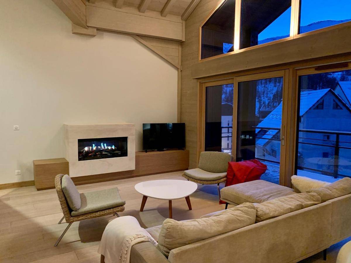 Appartement entier, Le chalet sous-toiture Nánshān : spacieux, lumineux et idéalement situé à Auron in Auron, Saint-Étienne-de-Tinée