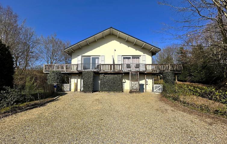 Location de vacances pour 8 personnes, avec jardin et terrasse dans Beffe