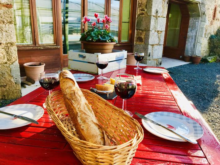 Gîte pour 4 personnes, avec sauna et piscine, adapté aux familles dans Moncoutant-sur-Sèvre - 3