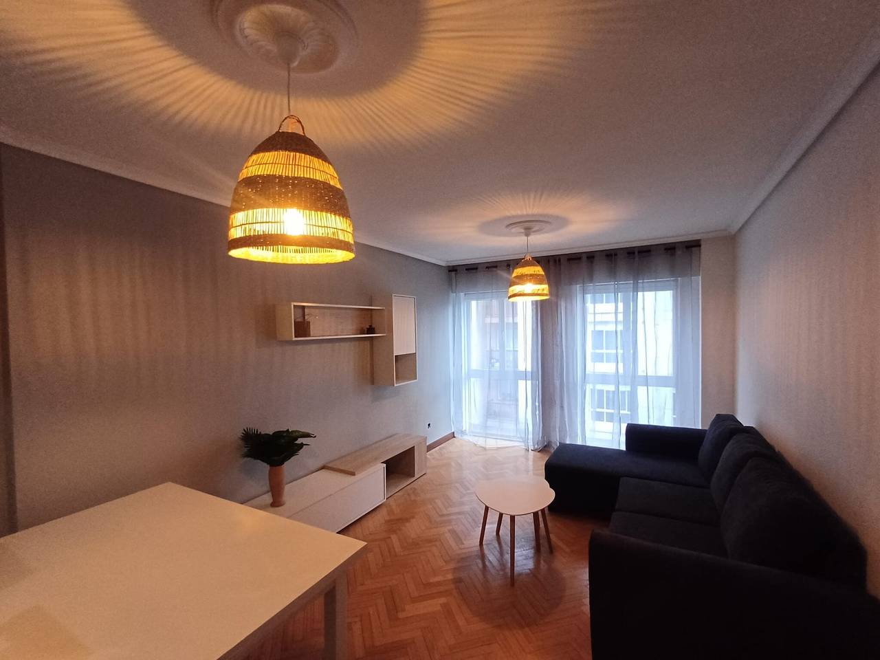 Ganze Wohnung, Apartment 'Camiño De Santiago' mit Gemeinschaftsgarten und Wlan in Sarria, Reserva da Biosfera Ribeira Sacra e Serras do Oribio e Courel