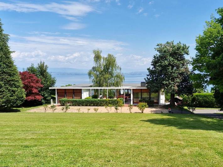 Location de vacances pour 15 personnes, avec vue et jardin à Neuvecelle