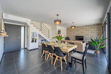 Villa pour 8 Personnes dans Ambon, Région de Vannes, Photo 1