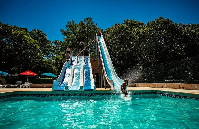 Mobil home pour 6 personnes, avec terrasse et piscine à Mialet - 2