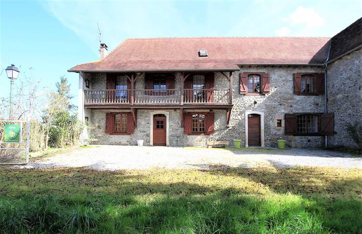Gîte pour 8 personnes, avec jardin à Lichos