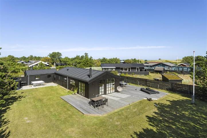 Ferieudlejning for 6 personer, med Terrasse i Lyngså