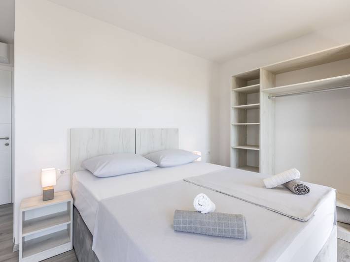 Villa für 12 Personen, mit Balkon und Garten sowie Whirlpool, kinderfreundlich in Kaštela - 4