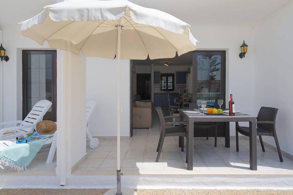 Apartamento entero, Maravilloso Apartamento en Puerto del Carmen con piscina comunitaria, Wifi gratuito in Puerto del Carmen, Tías