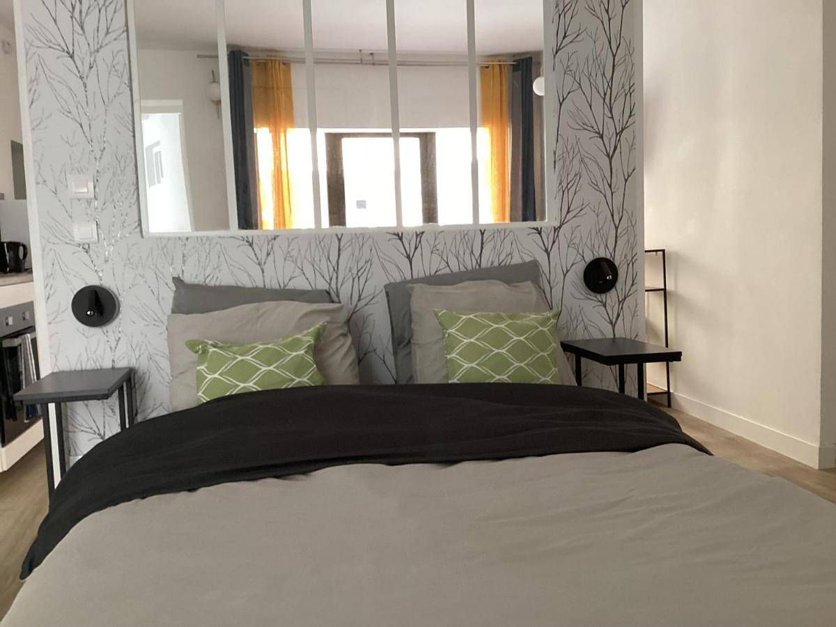 Appartement entier, A3 Bel appartement lumineux au Rdc in Évaux-les-Bains, Région d'Aubussargues