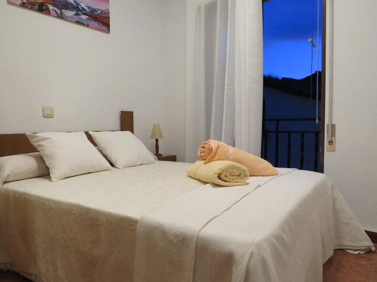 Appartement entier, Appartement 'El Portal De Beni 1' avec balcon, Wi-Fi et climatisation in Pedro Bernardo, Valle del Tiétar