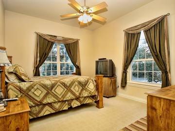 Vacation House for 16 Guests in Lake Travis, Travis County, Picture 4