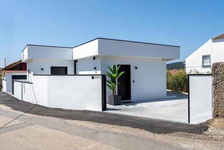 Casa rural para 4 personas, con Balcón además de Terraza y Jardín en Barbanza