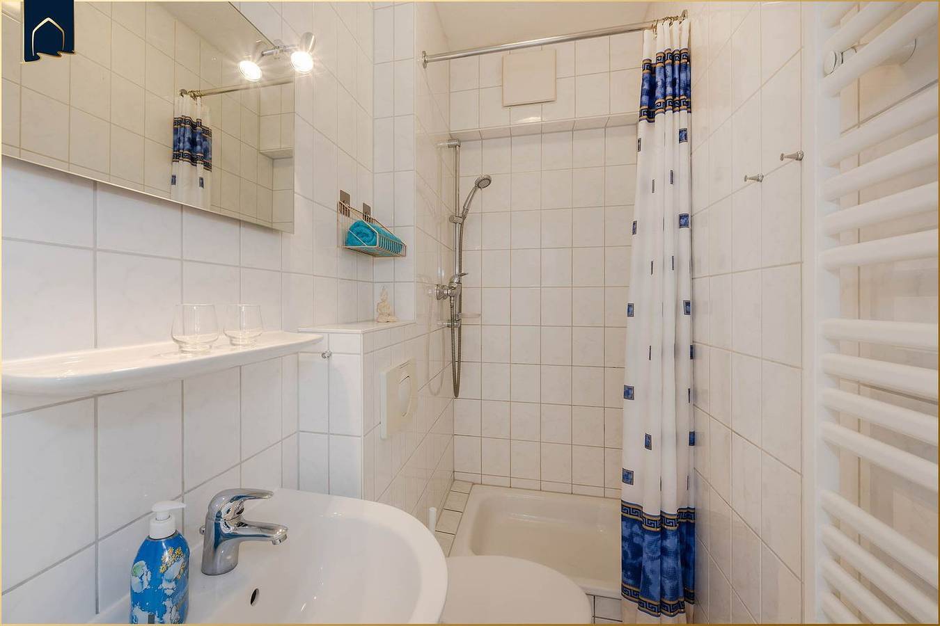 Appartement entier, Strandnahes Ferienapartment im Bernsteinbad Zempin, mit Wlan,Stellplatz und Balkon in Seebad Zempin, Zempin