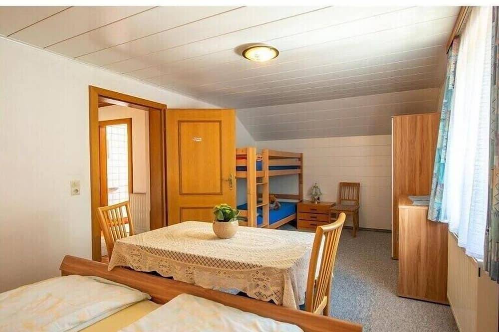 Ferienhaus in Ebensee mit Schwimmbecken in Salzkammergut-Berge, Ebensee