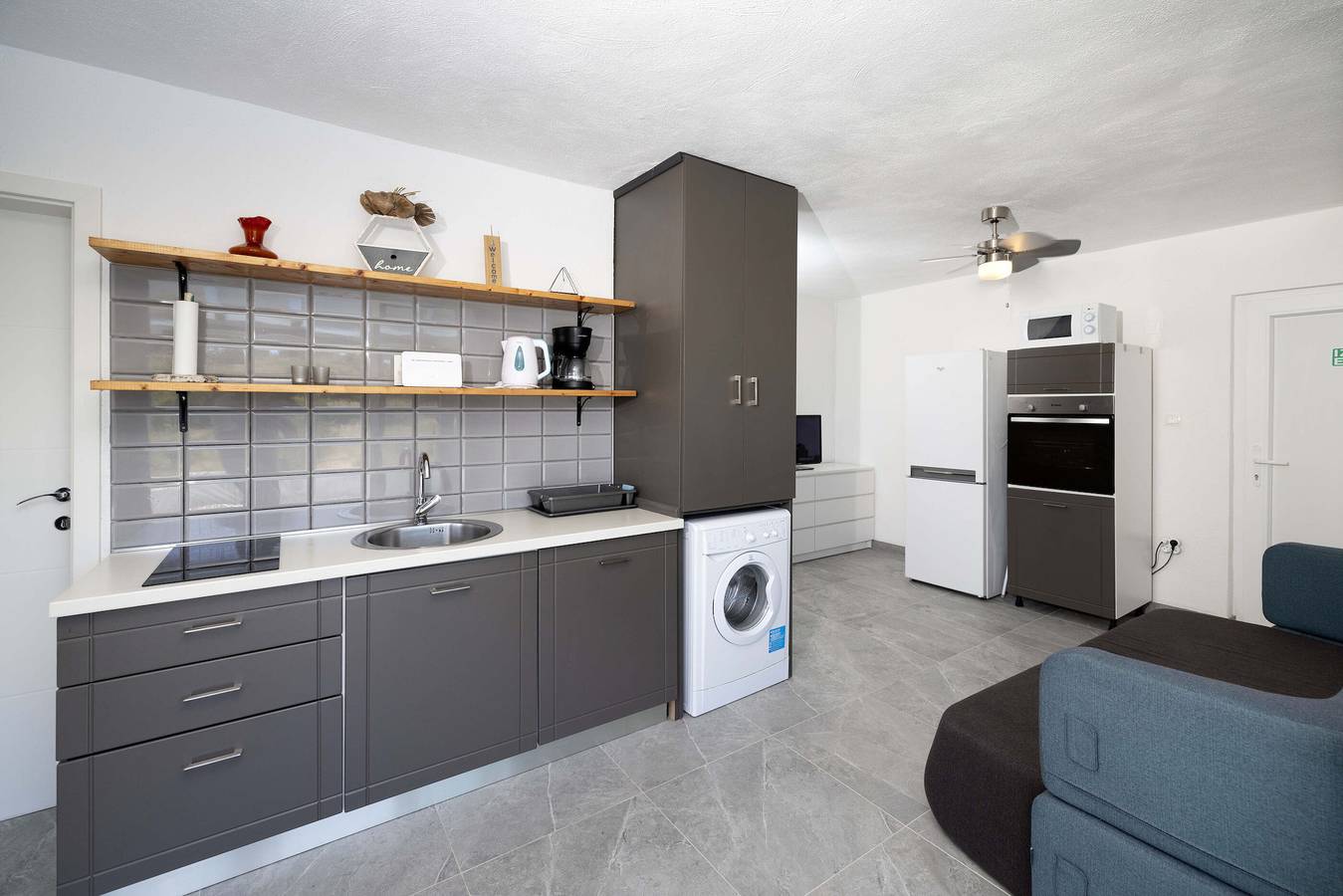 House Baras garden in Mirca, Supetar