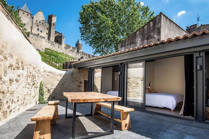 Gîte pour 6 personnes, avec terrasse dans Cite Medievale
