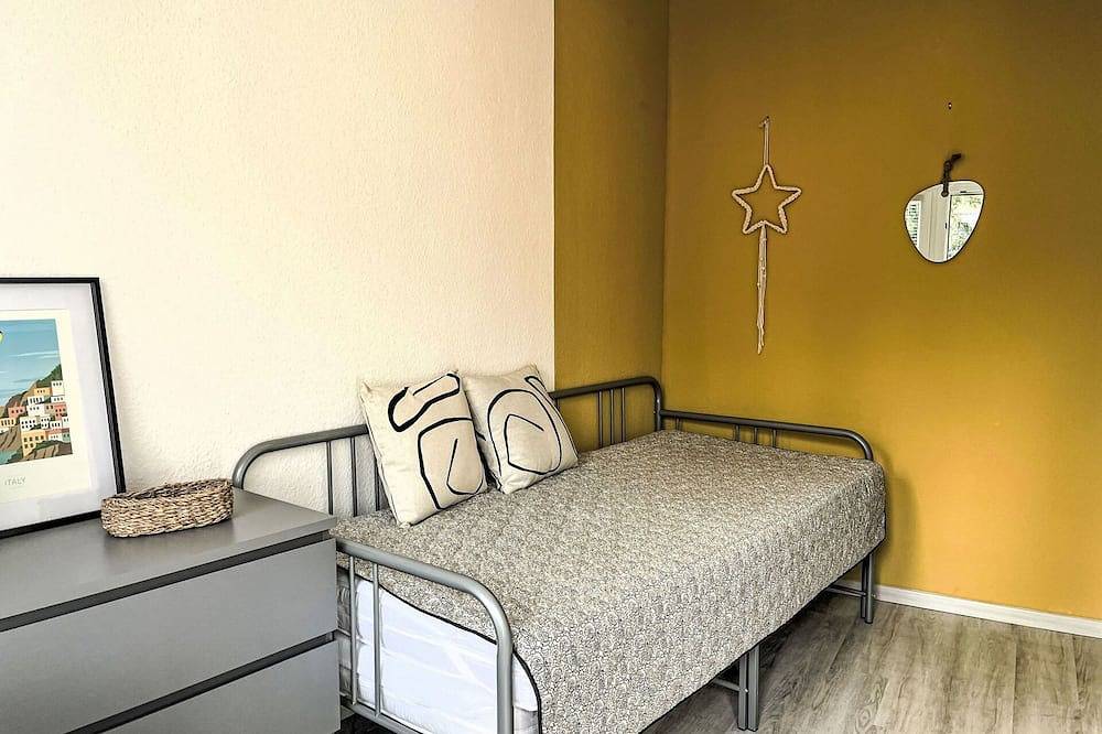 Entire apartment, Nice apartment for 5 people with Wifi, Tv and balcony in Siegburg, Rhein-Sieg-Kreis