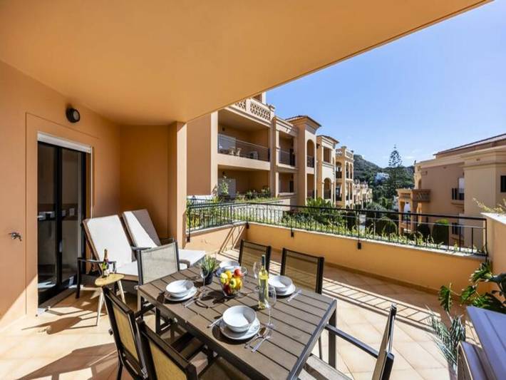 Holiday rental for 4 people, with balcony and pool in Praia da Luz
