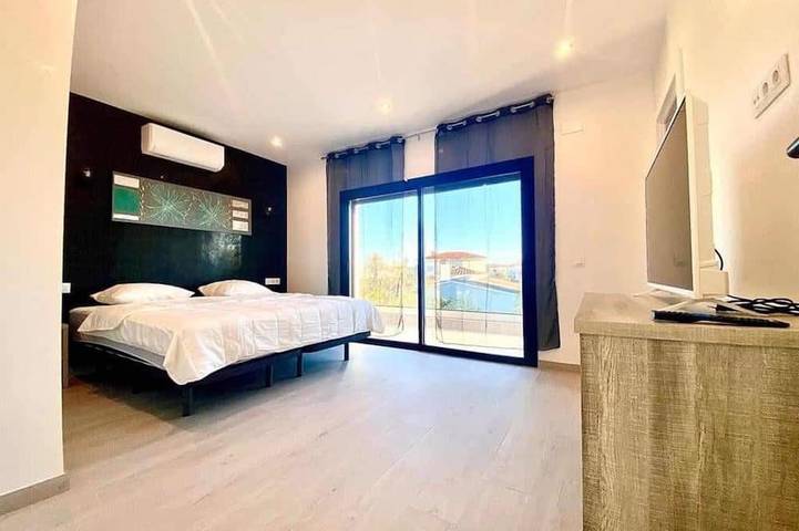 Villa für 12 Personen, mit Whirlpool und Balkon, mit Haustier an der Costa Brava - 3